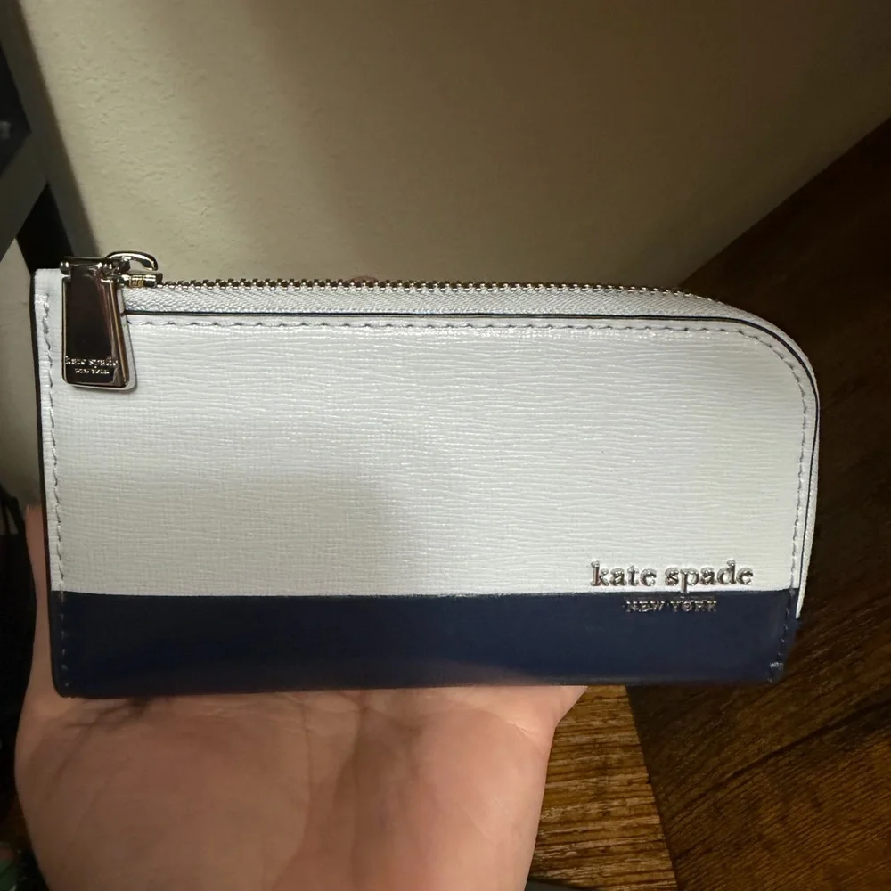Kate Spade ♠️ Wallet - Picture 5 of 7
